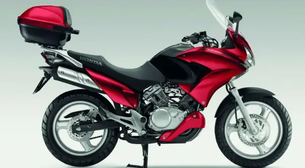 Honda Varadero 125: Gaźnik czy wtrysk? Co wybrać przed zakupem?