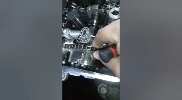 Toyota Avensis T25 1.8: Kiedy wymiana łańcucha rozrządu? Prawda!