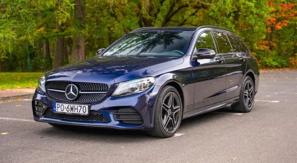 Mercedes Klasy C Otomoto: Ceny, usterki, silniki. Twój poradnik!