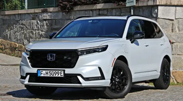Kiedy nowa Honda CR-V? Już jest! Ceny, napędy, wyposażenie